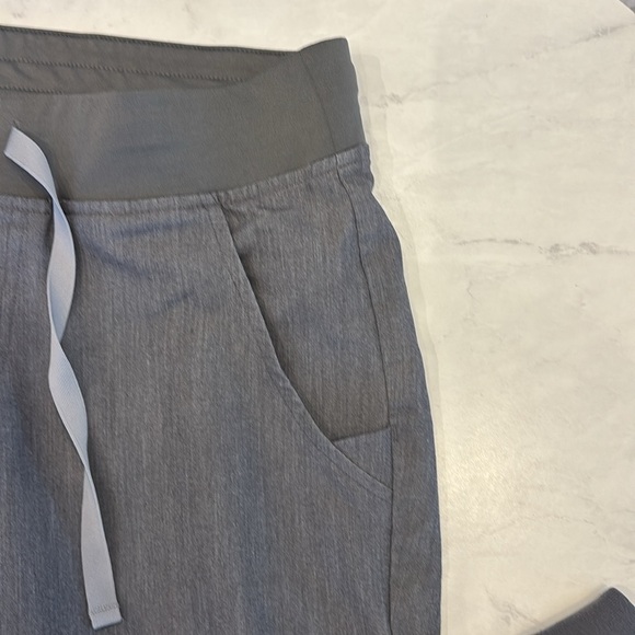 Figs Jogger - Picture 3 of 5